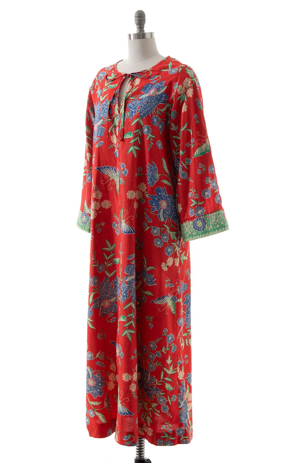 $65 DRESS SALE /// 1970s Floral Butterfly Cotton Maxi Dress with Pockets | medium